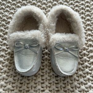 Cat & Jack Medora Silver Kids moccasin Slippers